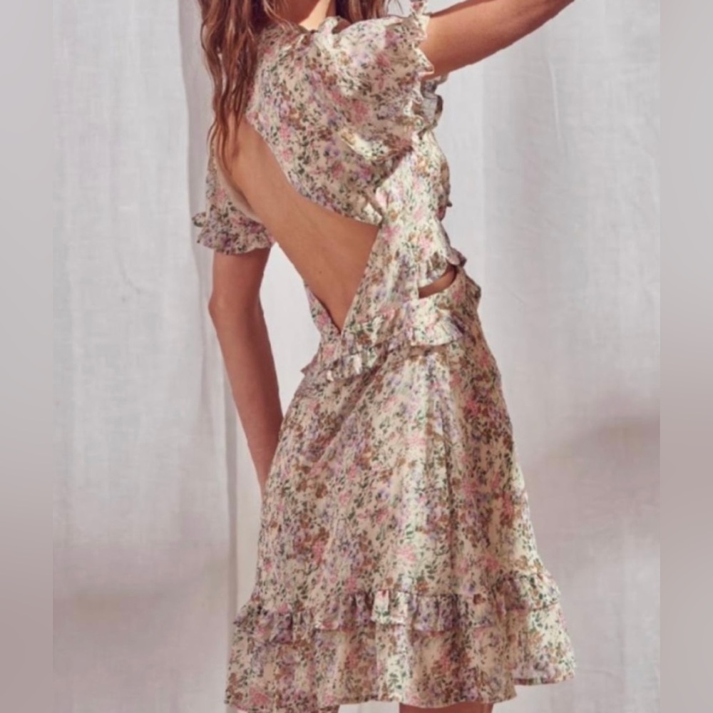NWT Storia Floral Mini Dress w/ Open Back